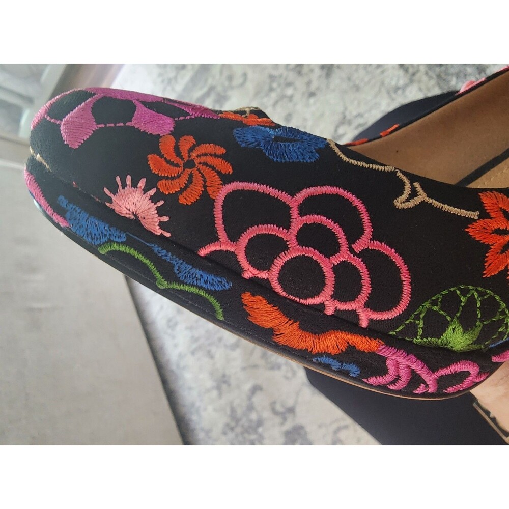 Tahari Brentwood embroidered High Heels Size 9 M Gorgeous High End - Picture 6 of 7